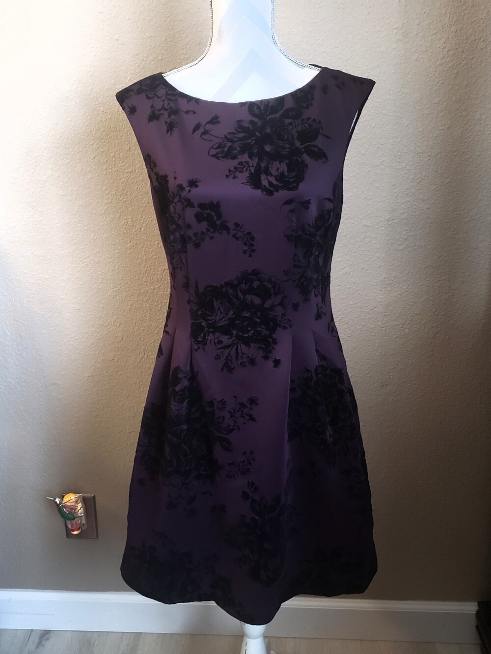 NWOT Vince Camuto Floral Velvet Sleeveless Dress